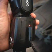 спалах Godox V100